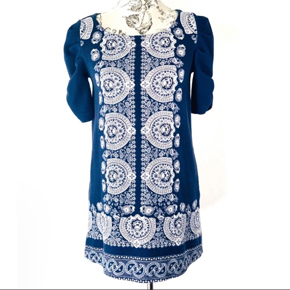 Anthropologie Dresses & Skirts - Akemi+Kin Anthropologie bubble sleeve shift dress